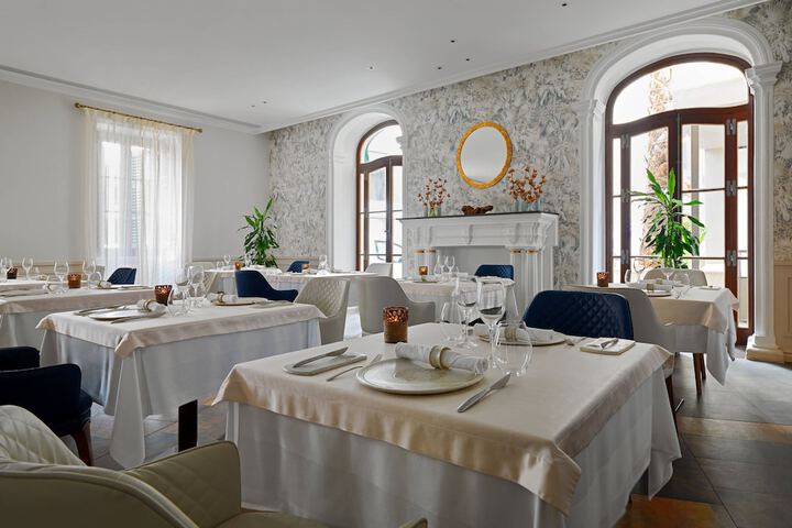 Dining 83 of 139