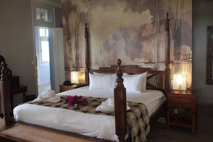 Room 28 of 71