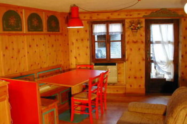 Room 13 of 24