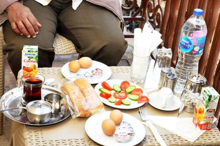 Breakfast/Coffee Service 66 of 80