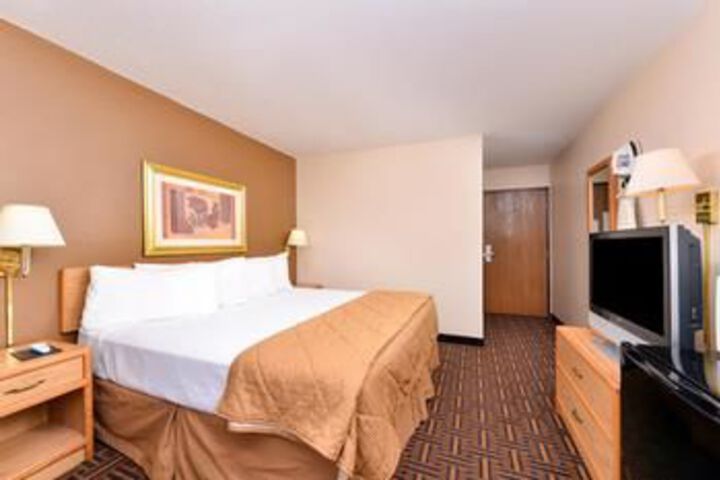 Room 32 of 53