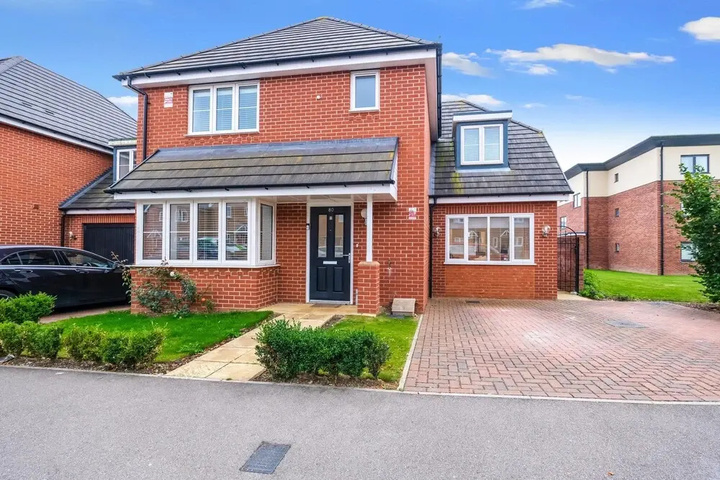 Luxury 5 bedroom Serviced Hse Leavesden
