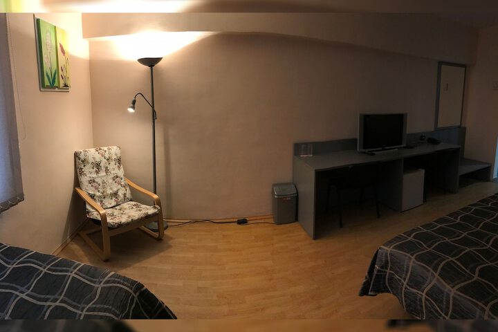Room 12 of 38