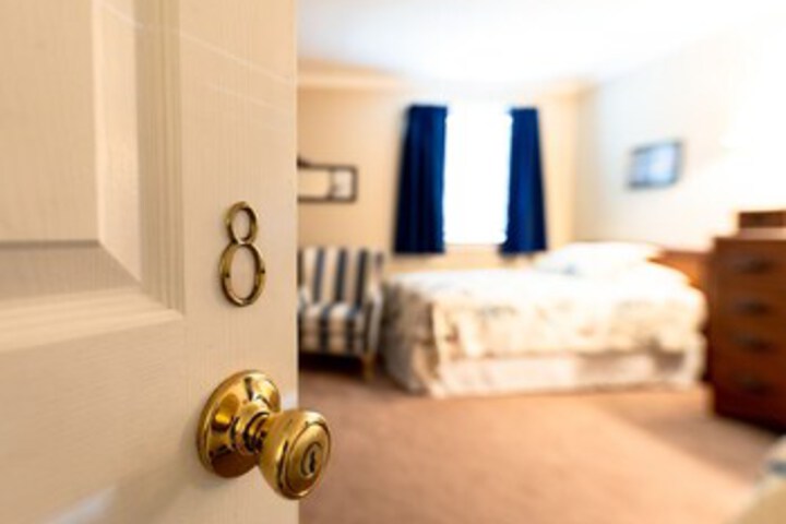 Room 83 of 253