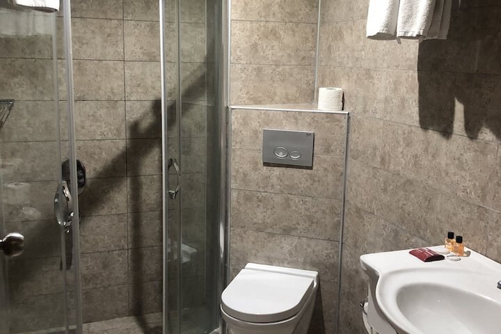 Room 30 of 44