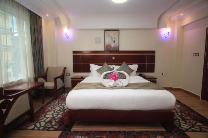 Room 9 of 31