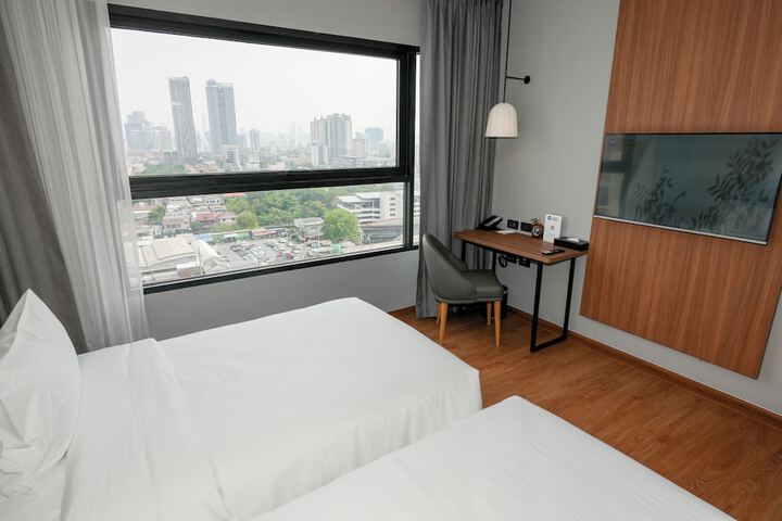 Room 34 of 112