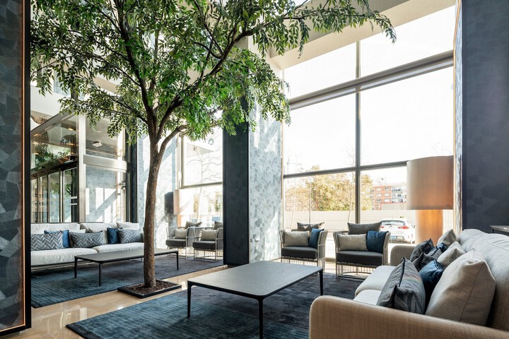 Entrance & Lobby
