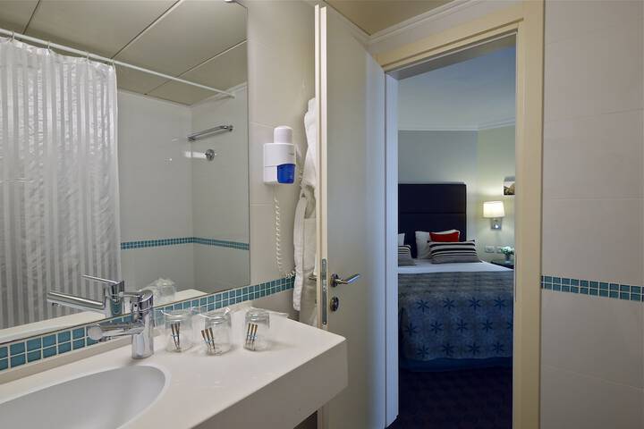 Room 55 of 100