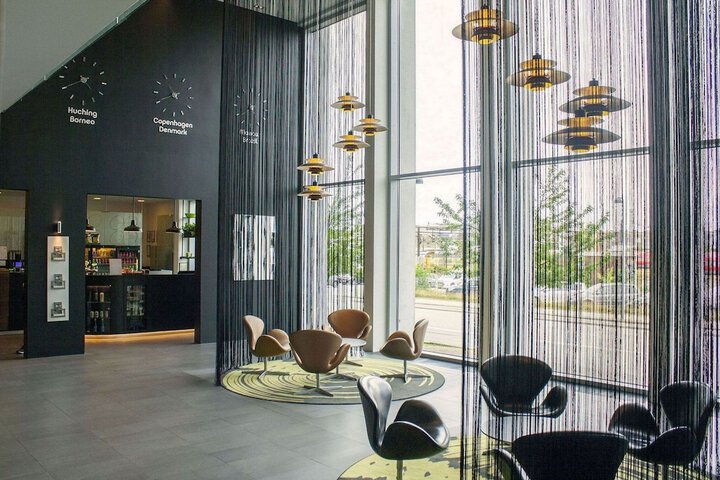 Hotel Lobby