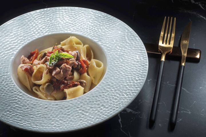 Dining 60 of 97