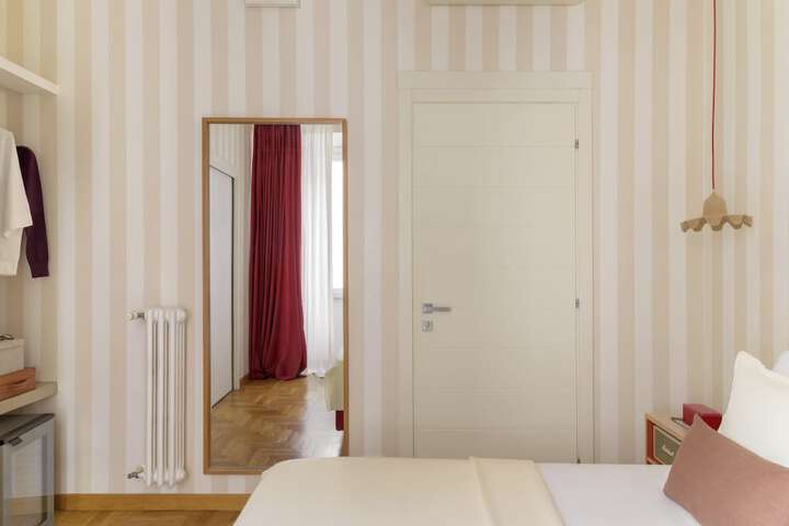 Room 15 of 94