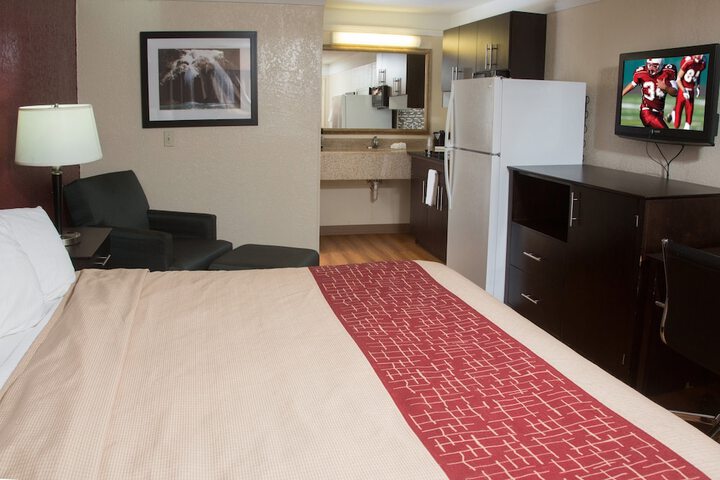 2 Rooms Suite 2 Double Beds Kitchen (9 of 14)