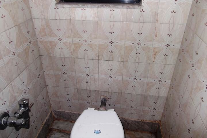 Room 13 of 20