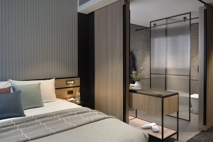 Room 32 of 130
