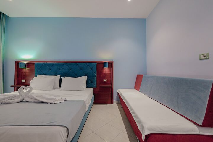 Room 42 of 101