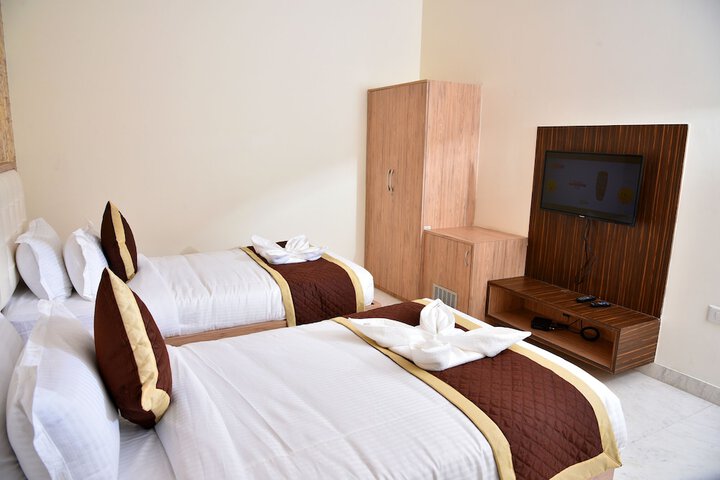 Room 19 of 28