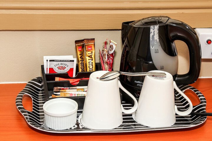 Breakfast/Coffee Service 23 of 36