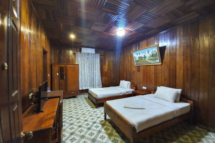 Room 13 of 38