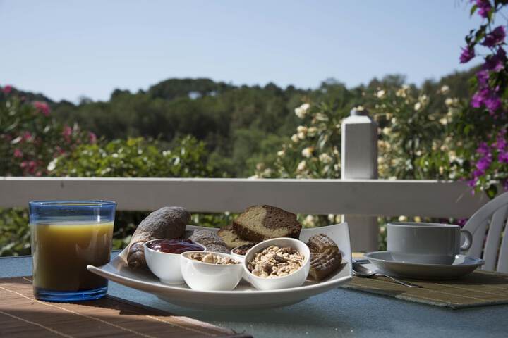 Breakfast/Coffee Service 17 of 43
