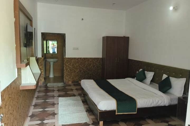 Room 11 of 39