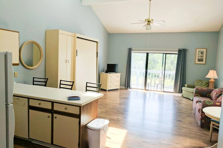 Room 3 of 10