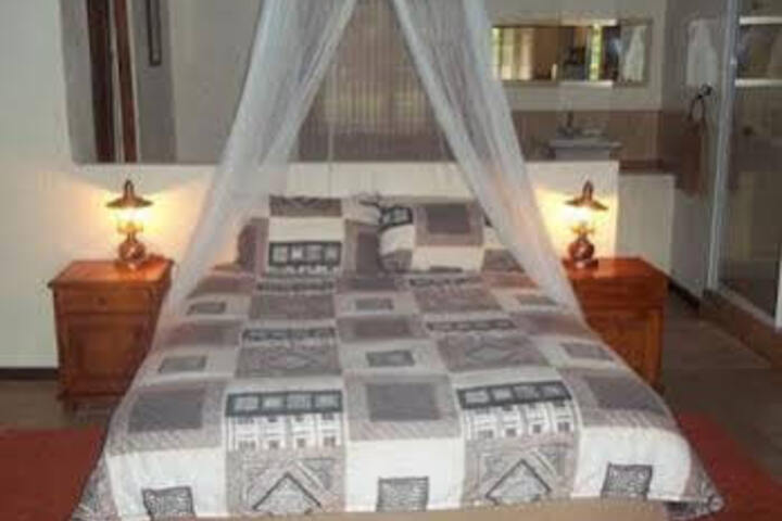Room 4 of 5