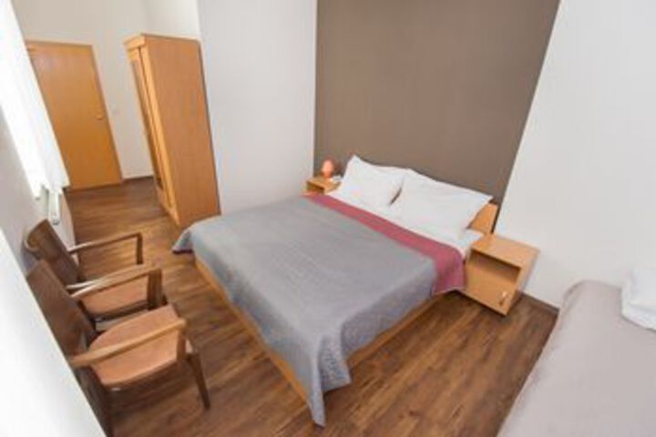 Room 18 of 37