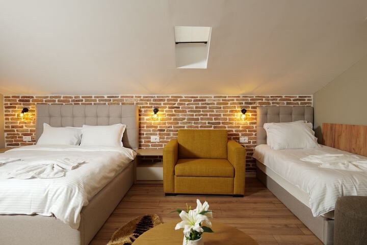 Room 7 of 40