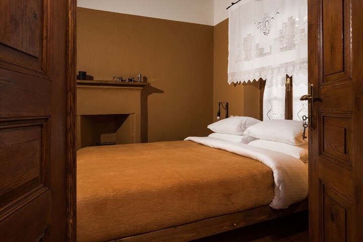 Room 13 of 80