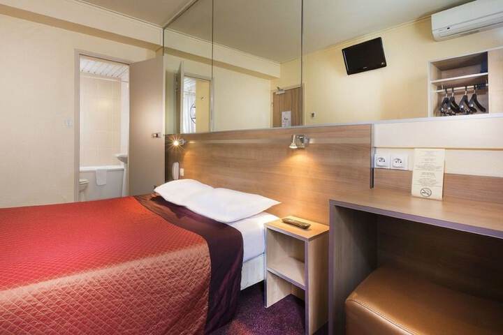Room 17 of 62