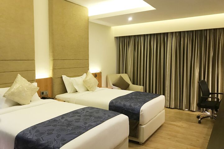 Room 8 of 24