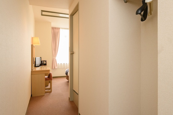 Room 4 of 47