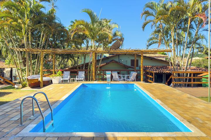 Pools & Facilities