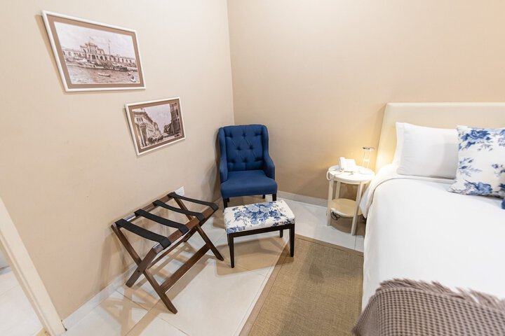 Room 10 of 27