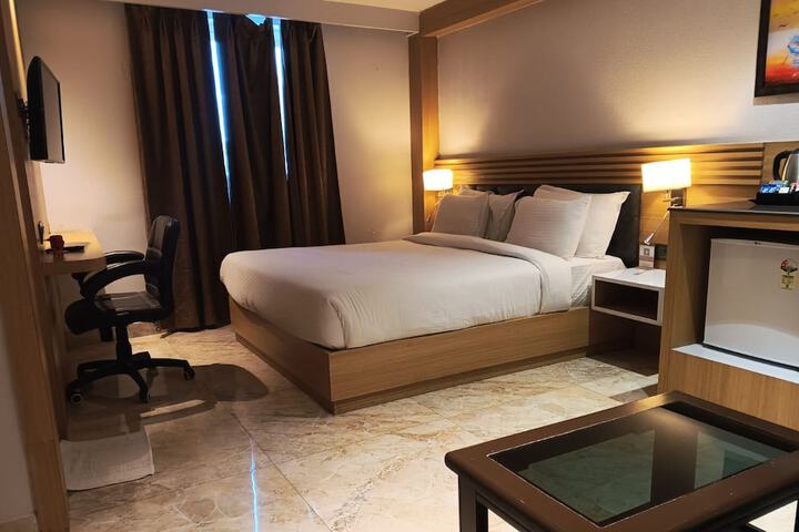Room 15 of 29