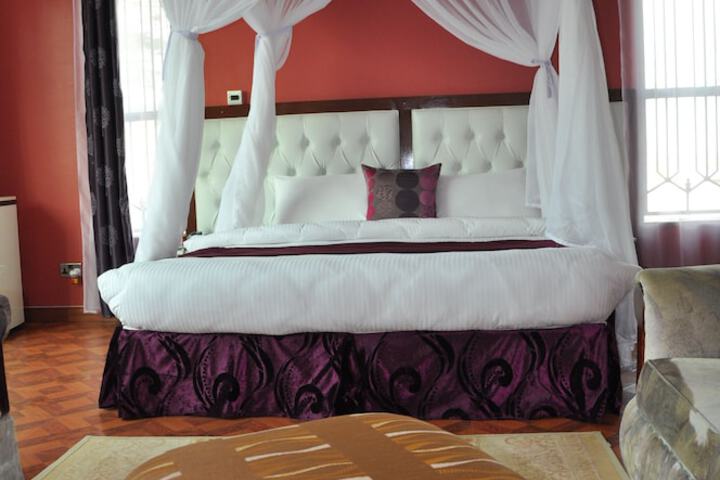 Room 14 of 115