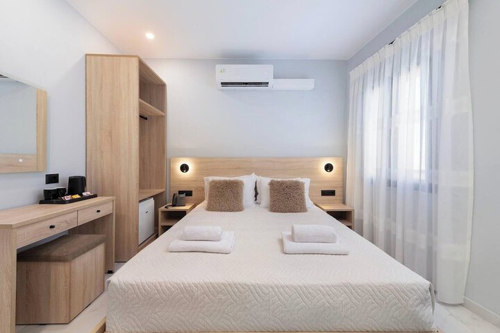 Room 12 of 36