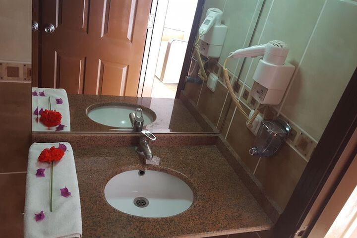 Room 21 of 62