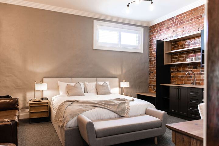 Room 15 of 65