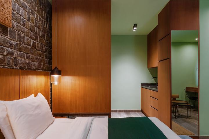 Room 35 of 61