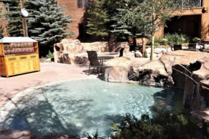 Pool 44 of 77