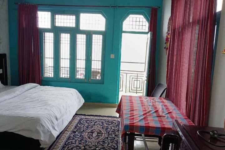 Room 3 of 13