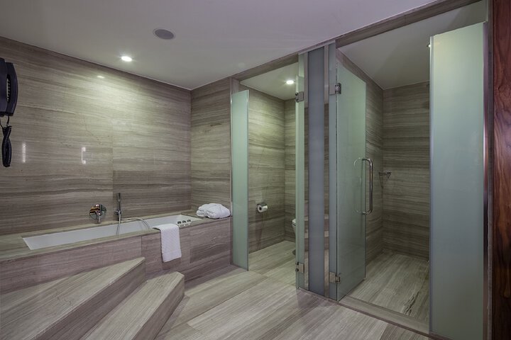 Room 36 of 64