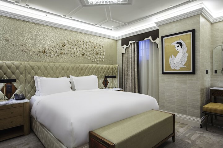 Room 8 of 86