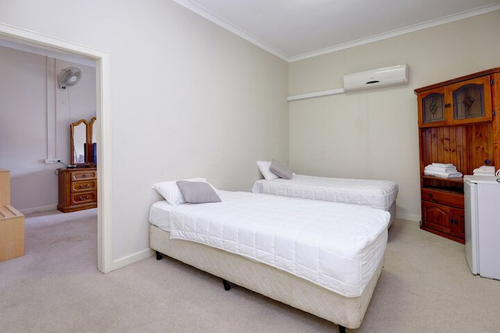 Room 7 of 38