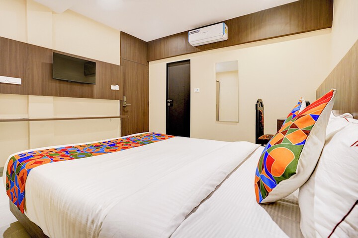 Room 10 of 40