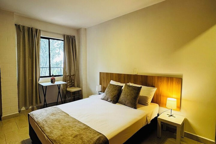 Room 6 of 94
