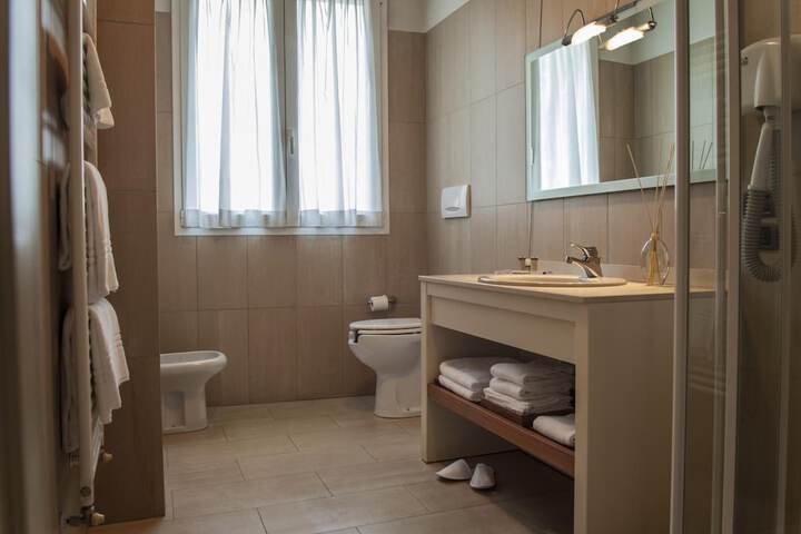 Room 23 of 29