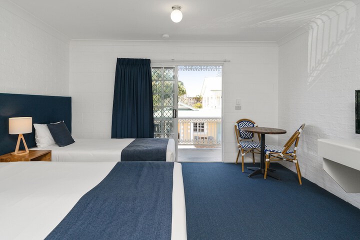 Room 21 of 87